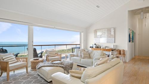 Killcare Heights Casa | 'Clifton' by HolidayCo