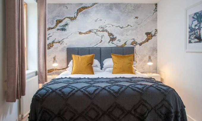 Clifton Casa | Clifton Jewel - 4 bed townhouse with parking. MyCityHaven