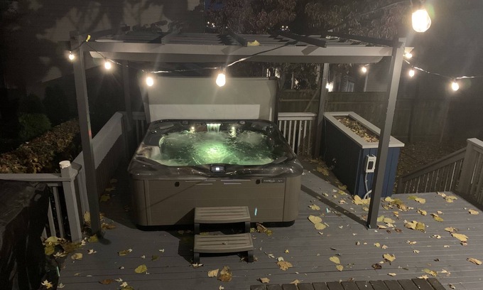 CUF Casa | Clifton Scenic Lodge 3BR 2BA: Private Hot Tub, Spacious Patio, Offstreet Parking