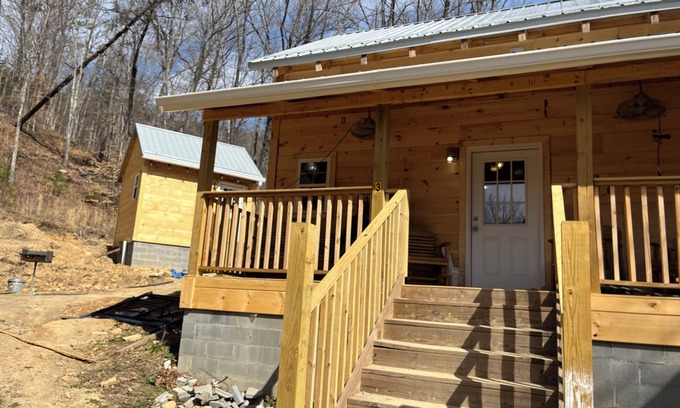 Rogersville Cabina | Clinch Mountain Reserve Cabin #3. Family-friendly cabin near Rogersville, TN.