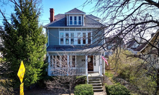 Clintonville Casa | Clintonville Comfort and Class