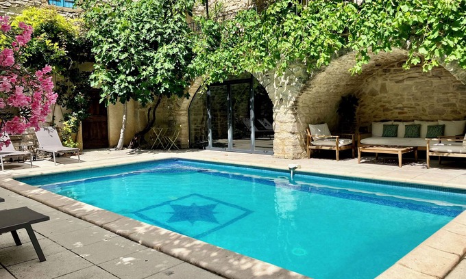 Saint-Jean-de-Ceyrargues Casa | Cerca de Uzès, caserío del pueblo restaurada