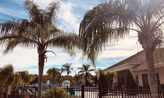 Trafalgar Village Casa | Kissimmee Cozy Villa 3 bedroom 3 bath. Close to attractions yet peaceful.