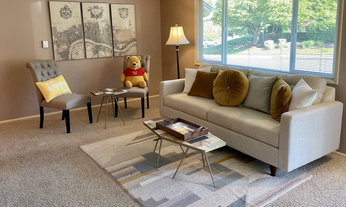 Western Casa | Close-in, Cute & Cozy home w/ AC 3Bdrm 2bath