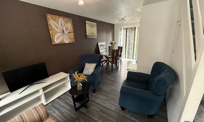 Thamesmead Casa | Close London City Airport- PetOK - Free Parking