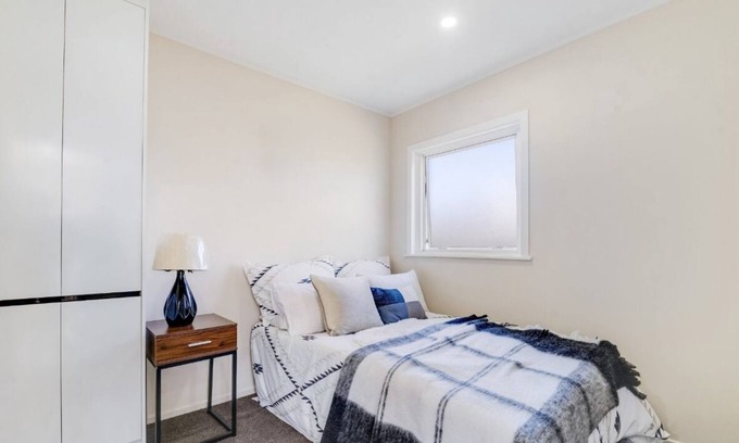 Papatoetoe Casa | Close to airport and motorways and shipping