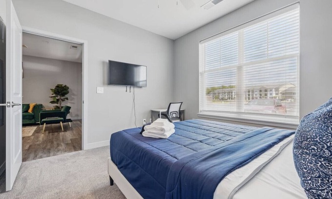 Whitestown Apartamento | Close to All | Bright & Clean