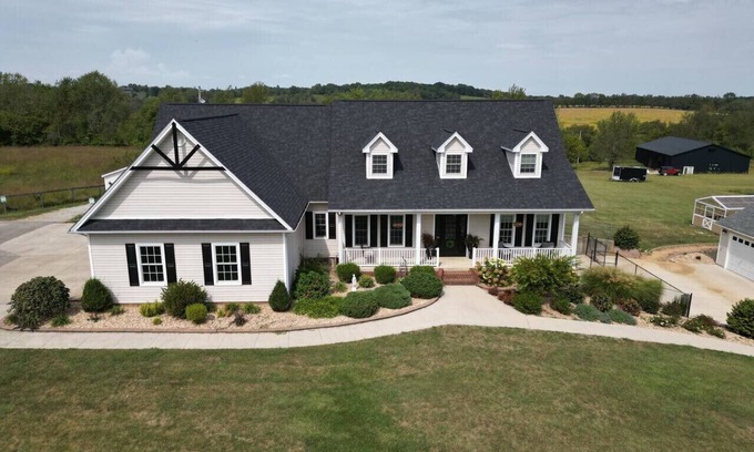Lawrenceburg Casa | Close to ALL main distilleries Bourbon Trl HOT TUB