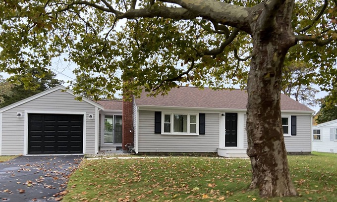 Hyannis Port Casa | Close to beaches and downtown Hyannis. 10% discount this week.