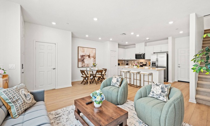 Ontario Condominio | close to business district/Airport/free way