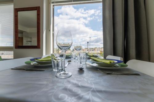 Tampere Apartamento | Close to center and Näsijärvi Lake - free parking, AC, and two double beds