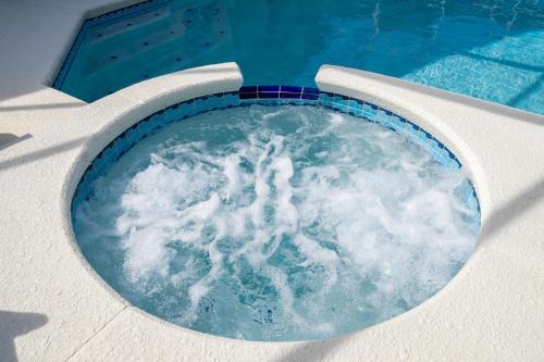 Tivoli Manor Casa | Close to Disney, pool spa, games room, budget friendly, Posner Park