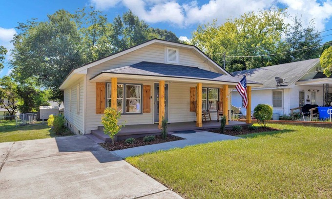 Terry Sanford Casa | Close to Downtown & Fort Bragg- The Precious Pearl