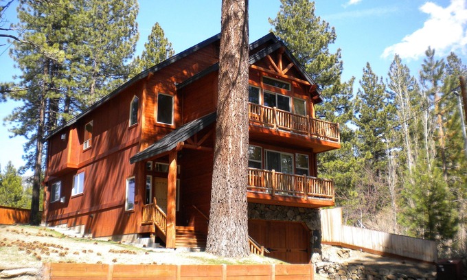 Black Bart Casa | Close to Everything Upscale Tahoe Cabin Roomy Enough for the Whole Group