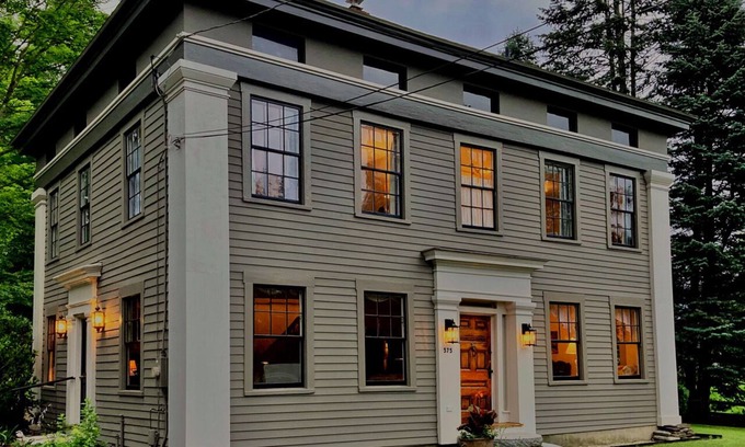 Sheffield Casa | Close to everything Berkshire!