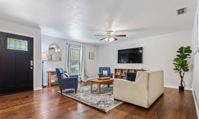 Little Rock Casa | Close to Everything! Dining, Shopping, & Hiking!