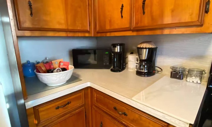 Baytown Casa | Close to Houston this cozy 2-bedroom house in Baytown is a special treat.