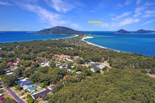 Hawks Nest Casa | Close to Jimmys Beach