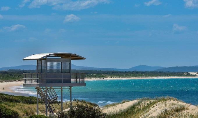 Hawks Nest Casa | Close to Jimmys Beach
