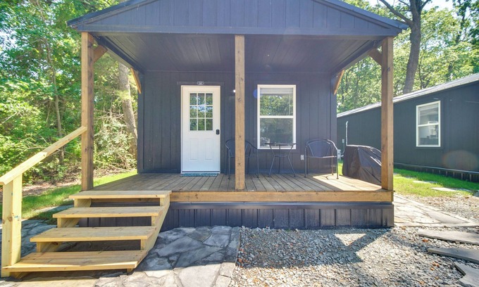 Grove Cabina | Close to Lake: Grove Cabin w/ Shared Fire Pit!