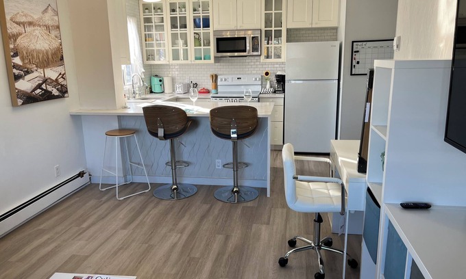 Marda Loop Casa | Close to Marda Loop, easy access to SAIT,Mt Royal University,