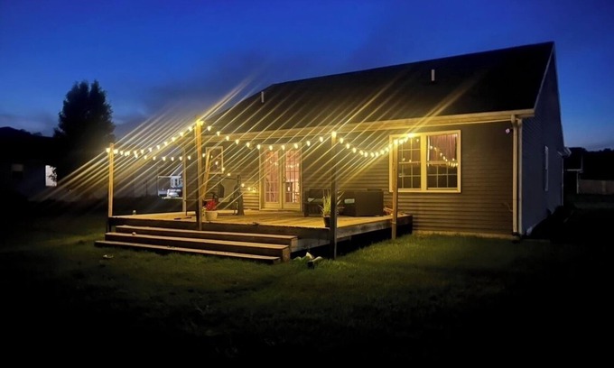 Elkhart Casa | CLOSE TO NOTRE DAME! Charming House, Quiet Neighborhood, under 30 mins from ND
