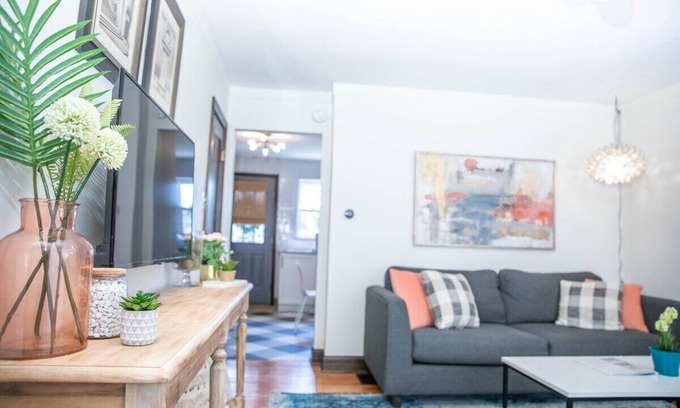 Grandview Heights Apartamento | Close to OSU | Off Street Parking | Walkable Neighborhood