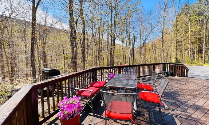 Shandaken Cabina | Close to Phoenicia, Woodstock Brewery, Belleayre, Mountain View, Backyard Stream