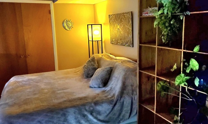 Morrison Apartamento | Close to Red Rocks, majestic mountains, and the bustling city of Denver!