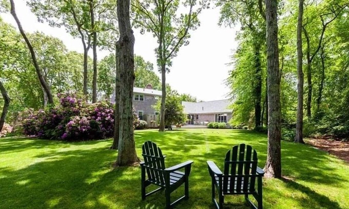 Hyannis Port Casa | Close to several area beaches. Hot tub. Beach pass provided. RPMS095