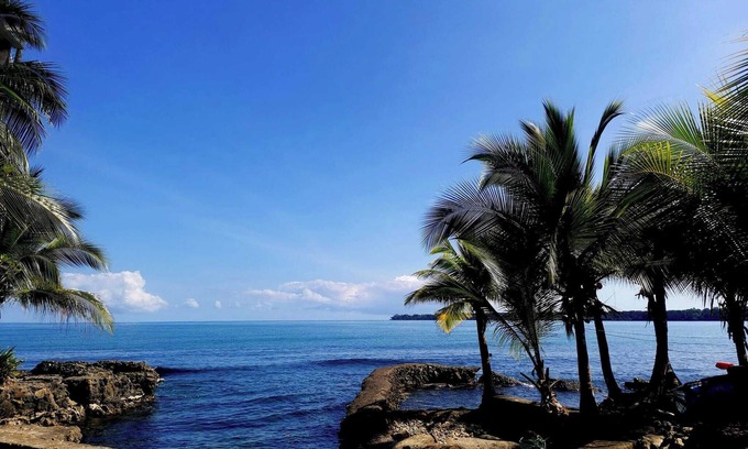 Cahuita Cabina | Close to the beach! Cabina C 1 for up to 5 people. Fully equipped kitchen!