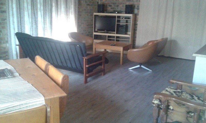 Caledon Cabaña | Close to the Casino, shops and surrounding areas