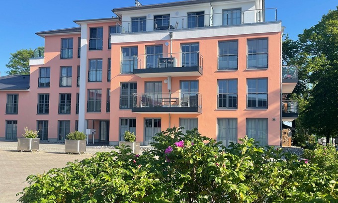 Lauterbach Apartamento | Close to the sailing harbor - Alte Fischfabrik Lauterbach FeWo 07 Relaxing in Lauterbach