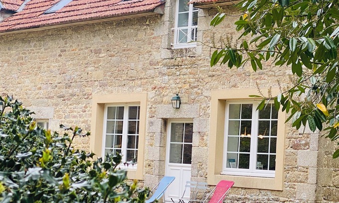 Plounevez-Lochrist Casa | Cerca del mar, en el corazón de una hermosa propiedad, casa de campo encantadora capacidad para 12 personas