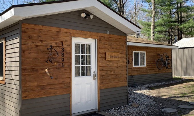 Brethren Casa | ¡Nuevo! ¡Mucho encanto! ¡Cerca de Caberfae, Crystal Mountain, Tippy Dam y las playas!