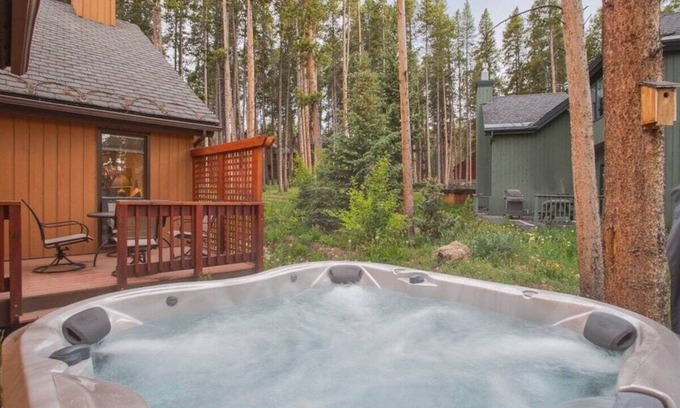 Warrior's Mark West Casa | Near Bus Stop, 4 bd, Pet Friendly, Hot Tub