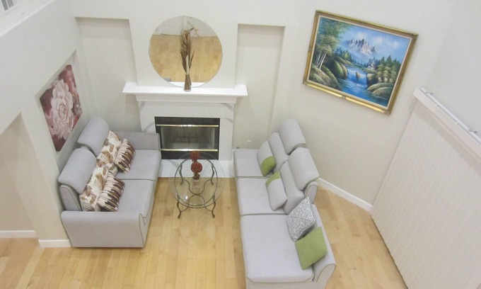 Claremont Hills Casa | Close to UC Berkeley 2 bedroom with Wifi and Laundry