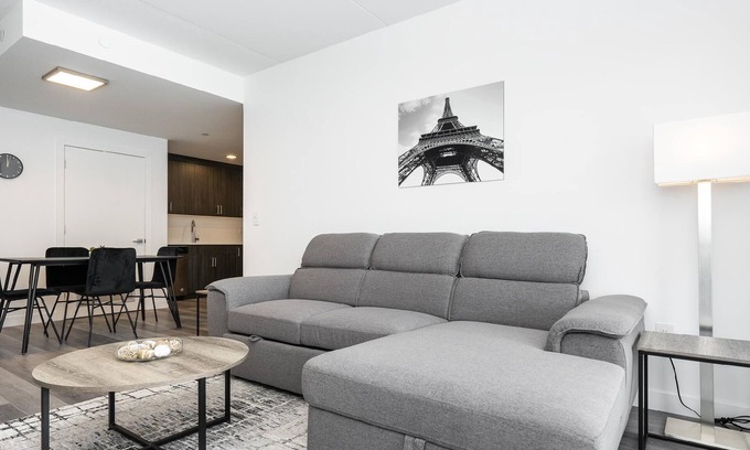 Fort Gary Apartamento | Close to UM + South Winnipeg + Bright 2 Bdr +Free Parking (103-30 UC)