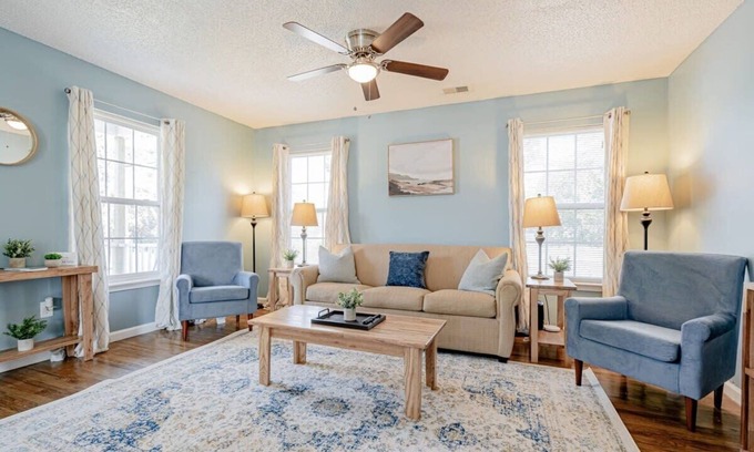 Eau Claire Casa | Close to USC & Midtown-Downtown - Newly Renovated!