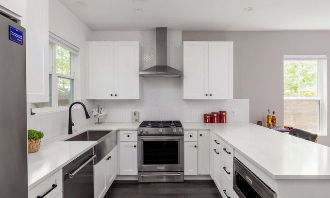 MLK Casa | Close to UT, Free Parking | In the Green - Portoro