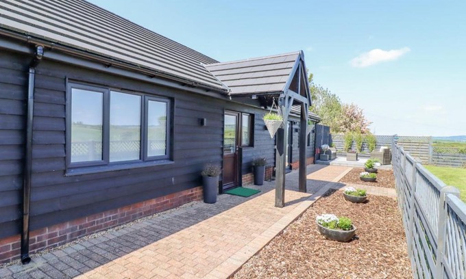 Dagnall Casa | Closefield