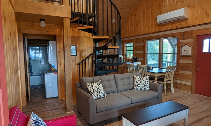 Traphill Cabina | Closest Vacation Rental to NC's Stone Mountain State Park