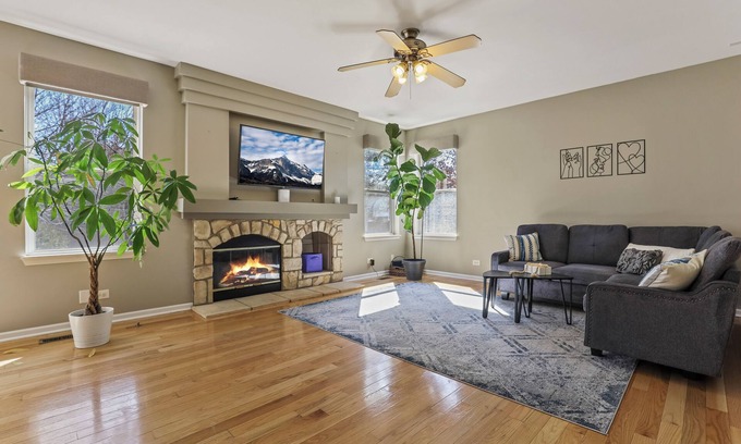 St. Charles Casa | Cloud 9 : 4Br, Pool, Fully Fenced!