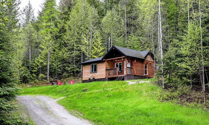 Creston Cabina | Cloud #9 Cabin — Cozy cabin w/hot tub!