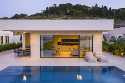 Kraj Villa | Cloud 9 D6