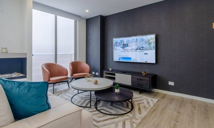 Usaquen Apartamento | Beatiful Apt. @Unicentro with Chimeny! Gym! Sauna