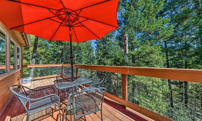 Cloudcroft Casa | Cloudcroft Cabin with Deck Less Than 2 Mi to Downtown!
