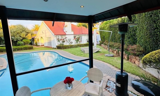 Greater Johannesburg Metropolitan Area Cabina | clouds 52 lodge