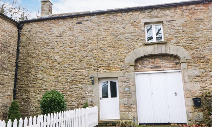 Outhgill Cabaña | CLOVER COTTAGE, pet friendly, with open fire in Kirkby Stephen
