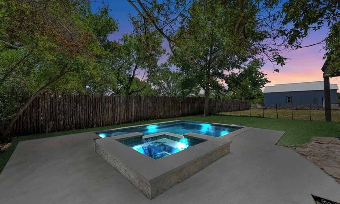 Fredericksburg Casa | Clover Haus 2 Blks to Main St With Pool and Spa!